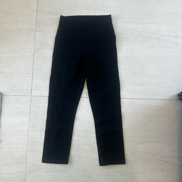 LULULEMON 3/4 LEGGINGS - Picture 2 of 2
